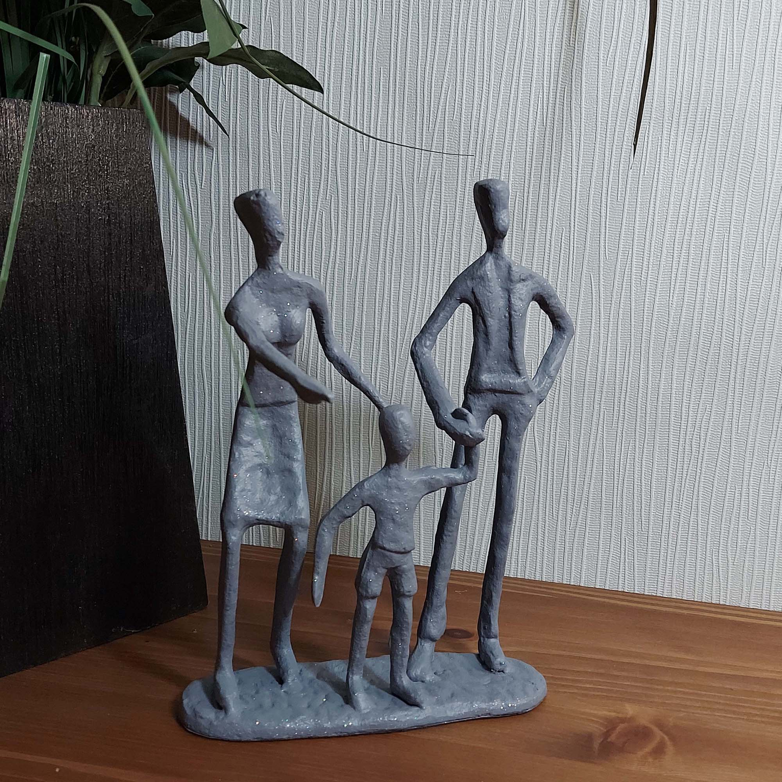 Elur Family 3 Outing Iron Figurine 19Cm Grey Shimmer Statue Statues Elur   