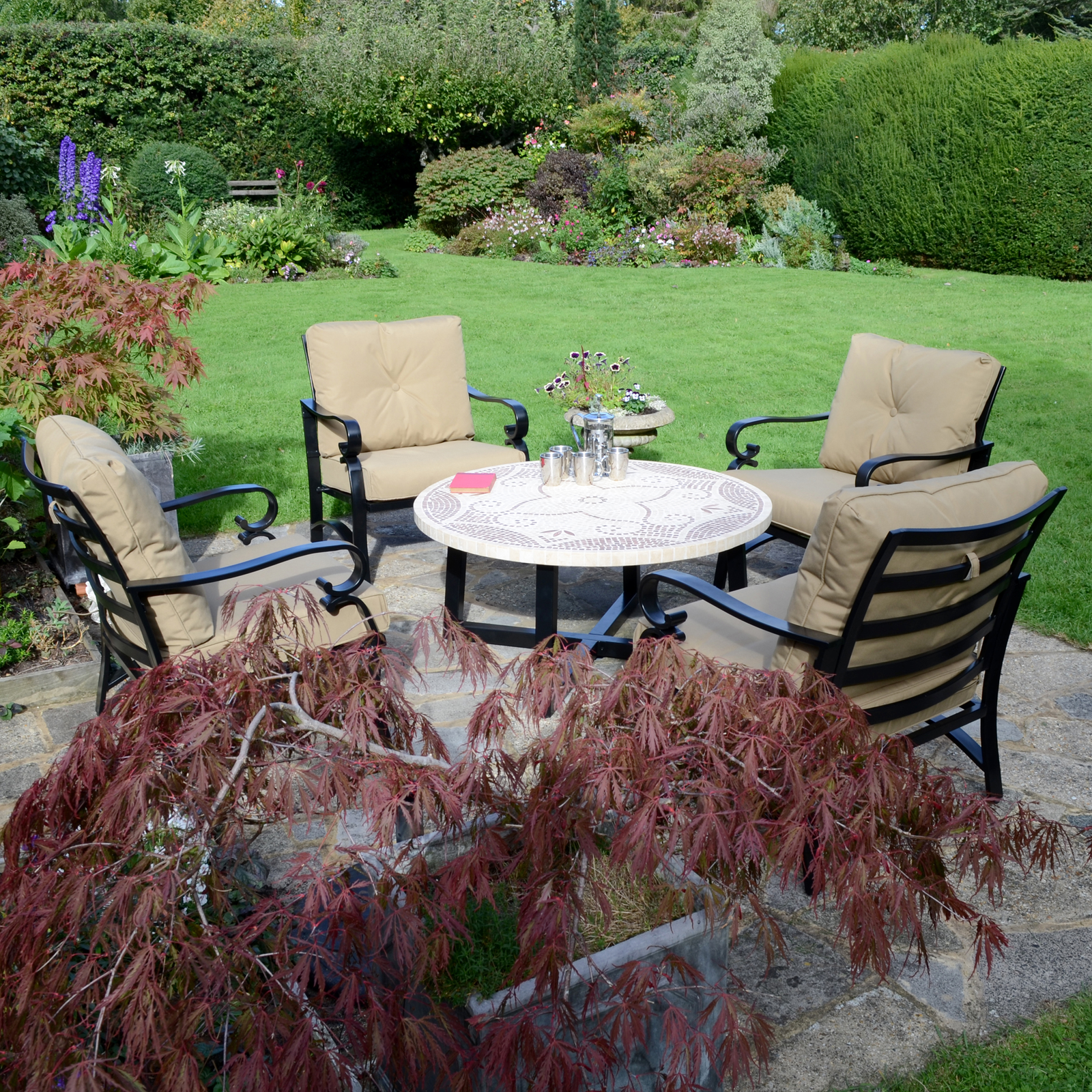 Byron Manor Provence Garden Dining Table with Windsor Lounge