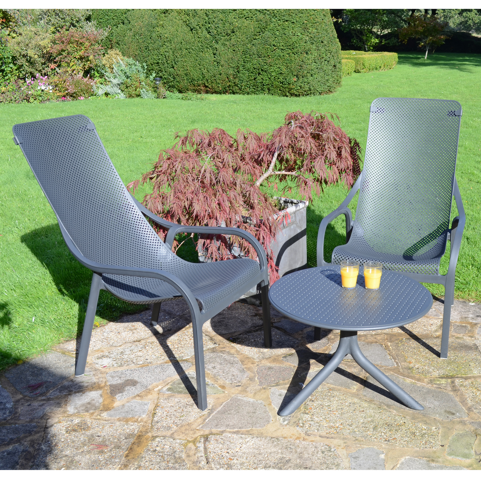 Lounge chairs online with table