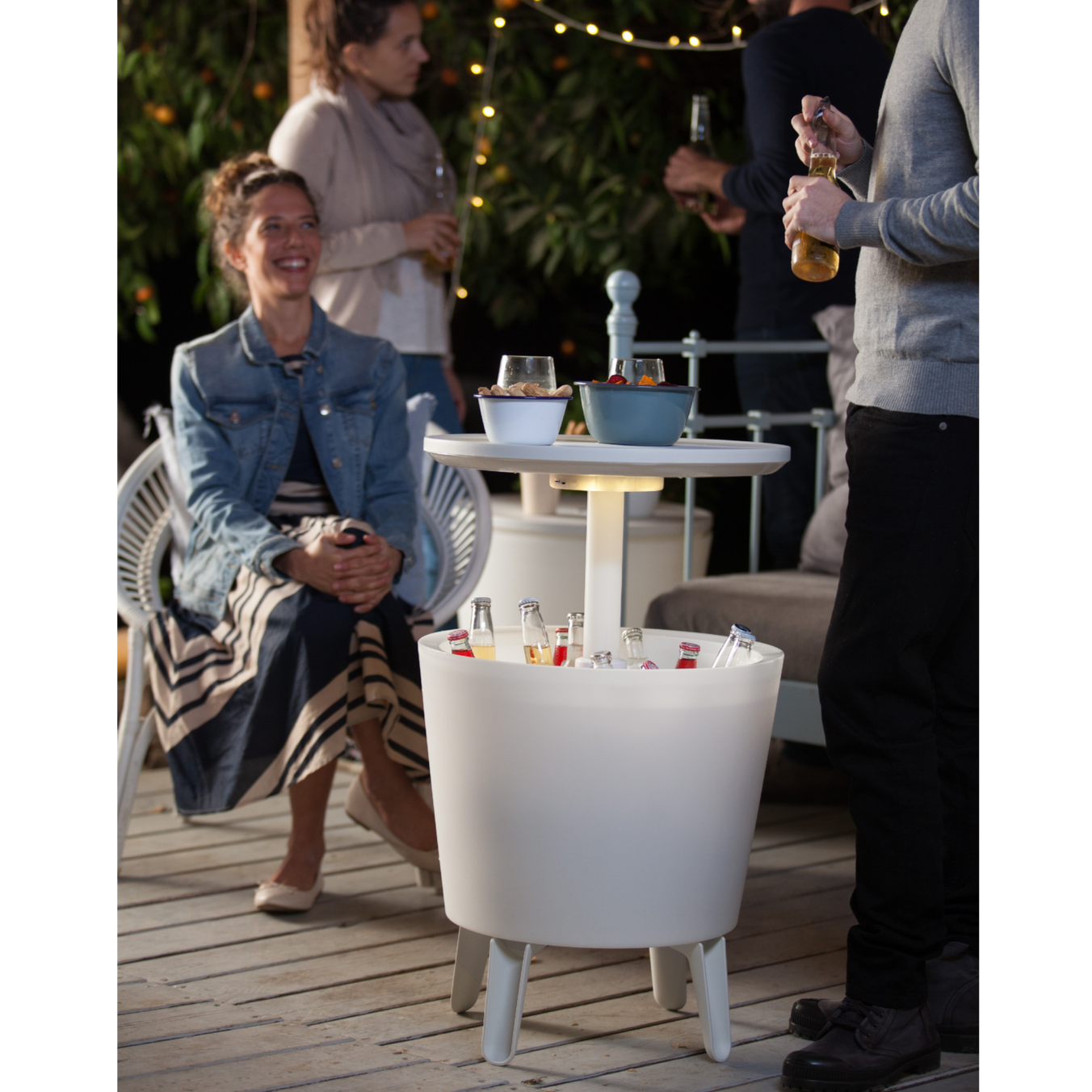 Keter Cool Bar with lights in White