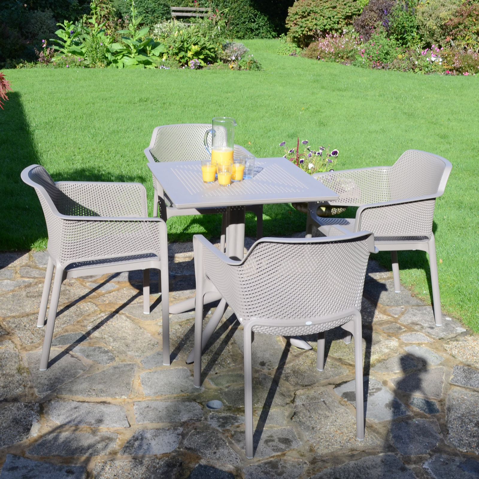 Nardi Clip Garden Table with 4 Net Chair Set in Turtle Dove Grey Dining Sets Nardi   